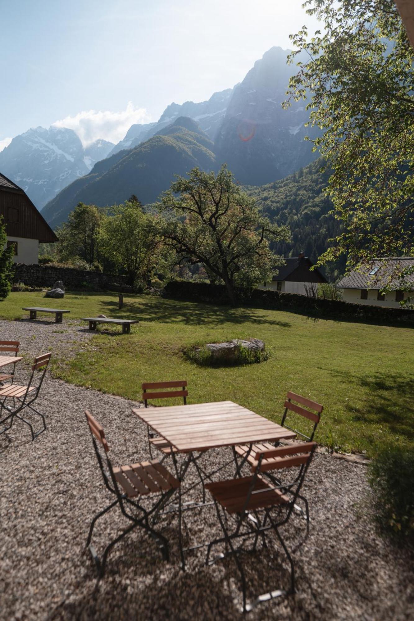 Gorska Roza Bed and Breakfast Log pod Mangartom Exteriör bild