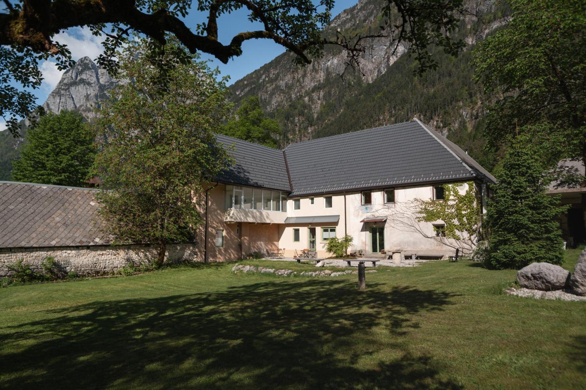 Gorska Roza Bed and Breakfast Log pod Mangartom Exteriör bild