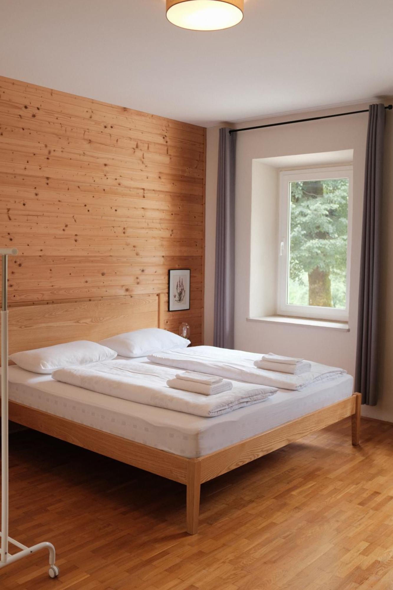 Gorska Roza Bed and Breakfast Log pod Mangartom Exteriör bild